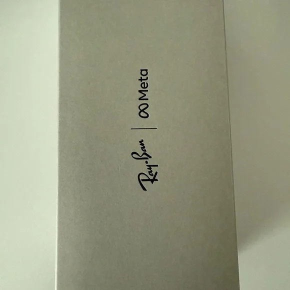 Ray-Ban Wayfarer Transitions- Clear to Sunglass Lenses - Picture 4 of 9